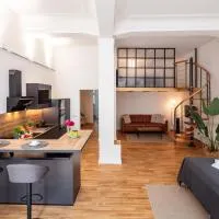 NEU! City-Loft-Apartment im Goethe Palais I 5P I Lift I Parkplatz I Zentrum I Helios, hotel i Aue