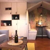 LA MAISON DES BOIS D'OCRE - Gîte Appart Design - Clim Pkg Wifi Jardin à 10mn de Dijon, hótel í Vantoux