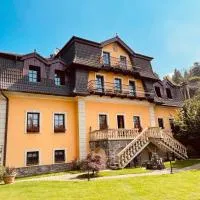 Penzión Kaštieľ Hanus, hotel en Spišské Hanušovce