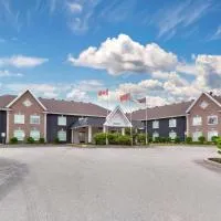 Quality Inn & Suites Oakville-Mississauga โรงแรมในโอ๊ควิลล์