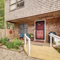 National Seashore Bike Path Access: Condo w/ Deck, hotelli kohteessa Provincetown