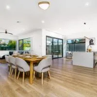New 4 bedroom city home with Tesla charger - Hosted by CanStay, hotel sa Canberra