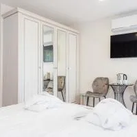 Žanas Mongirdas, hotel din Šventoji