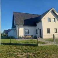 Pokoje Gościnne Fuksja، فندق في Nowęcin