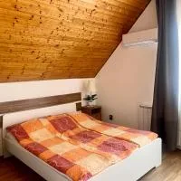 Balatonföldvar Centrum Apartmanok 2 โรงแรมในบาลาตอนเฟิลด์วาร์