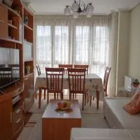 Apartamento Aurora cerca de Laredo y Santoña y Piscina Comunitaria, מלון בBádames