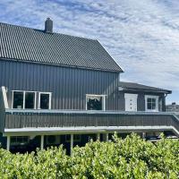 Spacious vacation home, hotel poblíž Letiště Rost - RET, Værøy