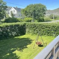 Spacious vacation home, hotel i Værøy