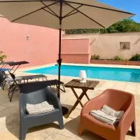 Combe Rouge, hotel Belvèze városában