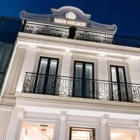 Mae Select Hotel, отель в Саранде