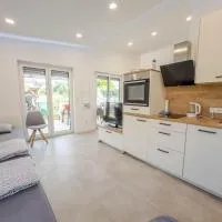 Neubau Wohnung mit Terrasse im EG, hotelli kohteessa Egelsbach