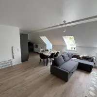 The Snowdrop - New Exclusive 4 bedroom house, up to 8 persons - 155m2 - Free Parking โรงแรมในMarslev
