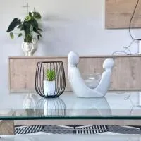 Coastal bliss at YnS apartment!, hotel a La Mercy
