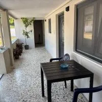 Evy's House, hotel en Monastirákion