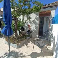 Maison de plage avec grande terrasse Port Leucate – hotel w mieście Leucate