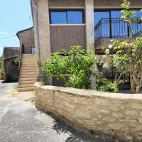 Viesnīca La Grange Des Rosiers Etage pilsētā Saint-Front-sur-Lémance