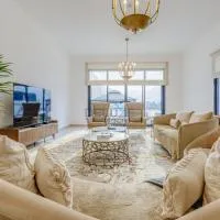 Beautiful Villa with Sea Views and Jacuzzi, Near Diving, Paddle Boating and Camping Spots, Sharm Al Dana Villa, Fujairah by Deluxe Holiday Homes, отель в Фуджейре