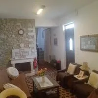 Efterpi's Tower House! εύ τέρπω she who brings joy, готель у місті Tóriza