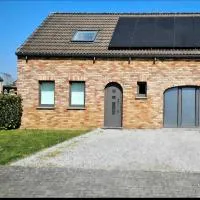 Gîte au 14 - au calme avec jardin , proche de Dinant, hôtel à Anhée