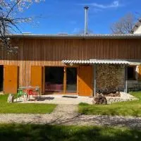 Théveny, Le Levant, hotel u gradu 'Saint-Astier'