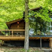 Lake Muskoka Deluxe 3-bdrm Cottage - Pier 100 #80, khách sạn ở Port Carling