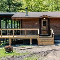 Lake Muskoka 3-bedroom Cottage - Pier 100 #20, khách sạn ở Port Carling
