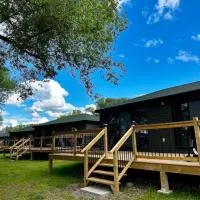 2-bedroom Lake Front Cottage in Harwood ON #7, hotelli kohteessa Harwood