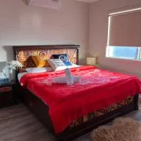 Sweet Home, Hotel in Truganina
