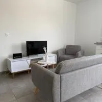 EKR Résidence - Moderne 3, hotel u gradu Carbon-Blanc