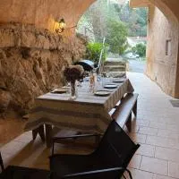 Appartement Spacieux Vue Montagne- Parking gratuit- Proche ÎLE ROUSSE, hotel v destinácii Belgodère