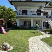 House by the sea!, hotel Platamónaszban