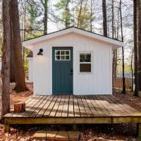 Arbutus Lake Cozy Cabin-Pontoon Rentals Available – hotel w mieście Traverse City