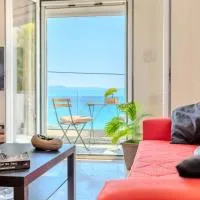Helen's Seaview, hotel em Alivérion