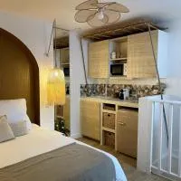 Escapade Ibiza Balneo & Terrasse, hotel v destinaci Sorgues