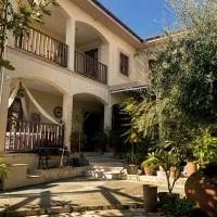 Olive Tree House, hotelli kohteessa Anoyira