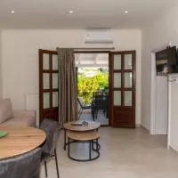Perdika's Nest, hotel di Perdika