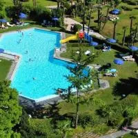 Residenz am Luganersee mit Pool, hotelli kohteessa Bissone