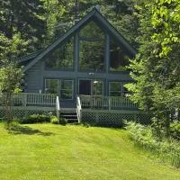 Outta Range Outta Range, A Cozy Log Home Retreat, Hotel in Rangeley