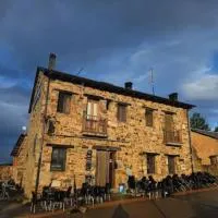 Albergue Monte irago, hotel Foncebadónban