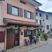 Casa vacanze Malinini โรงแรมในSavogna