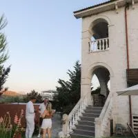 Roan Luxury Villa โรงแรมในวญอเรอ