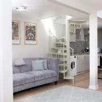 Horseshoe house, מלון בסדברי
