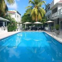 Bay Heights Escape Aparthotel、ロドニー・ベイ村のホテル