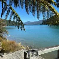 Four Fathom Bay Retreat, hotel en Kenepuru Sounds
