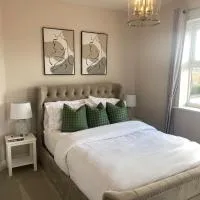 2 bed apartment Moulton Park, hotel v mestu Spinney Hill