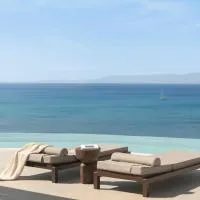 Sundara Estate, Exclusive Seaview Villa with Grand Pool & Direct Beach Access: Ratzaklíon şehrinde bir otel