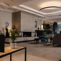 Logis Hôtel & Restaurant - Les Tuileries، فندق في Féy