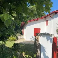Viesnīca charmante maisonnette tout confort avec sauna pilsētā Bidache