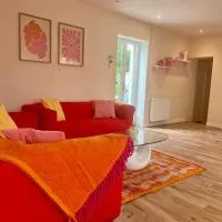 Maison avec terrasse et jardin: Avallon şehrinde bir otel