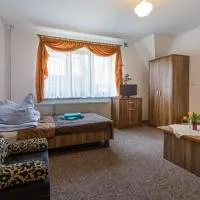 Apartamenty i Pokoje Gościnne DZIEDZIC Józef, hotel en Suche